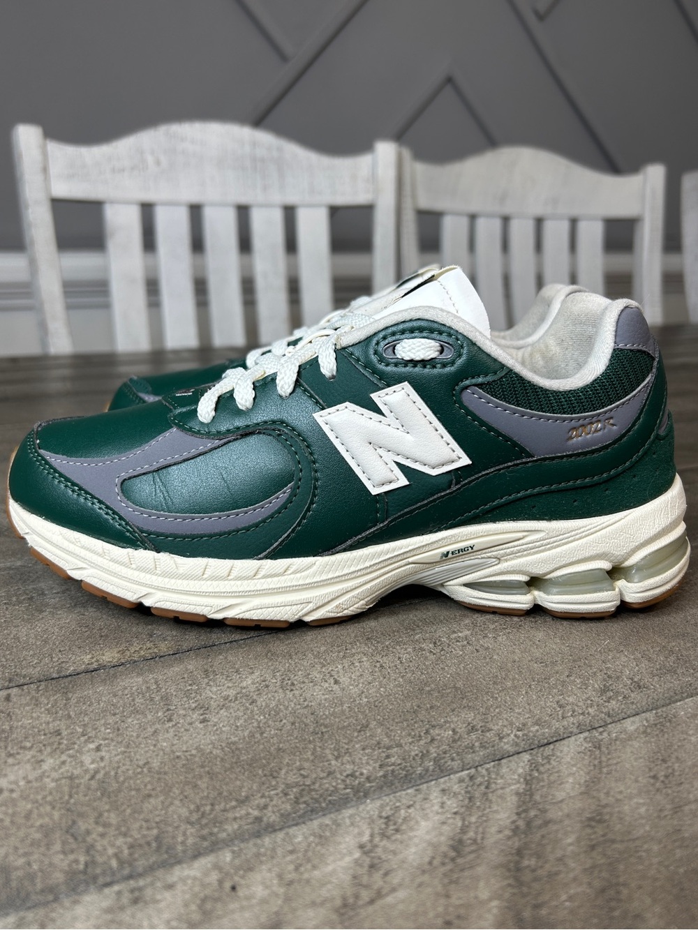 New Balance 2002R Nightwatch Green Leather Gum Sole Shoes Womens 7.5